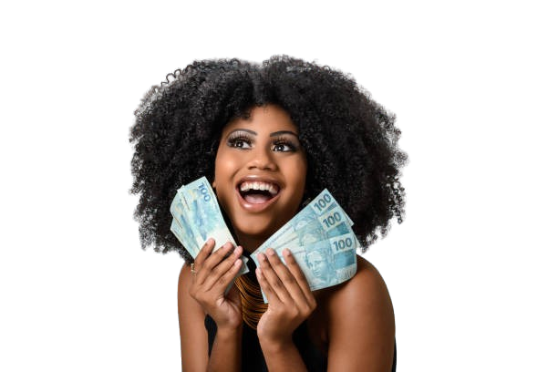 Mulher segurando dinheiro e sorrindo